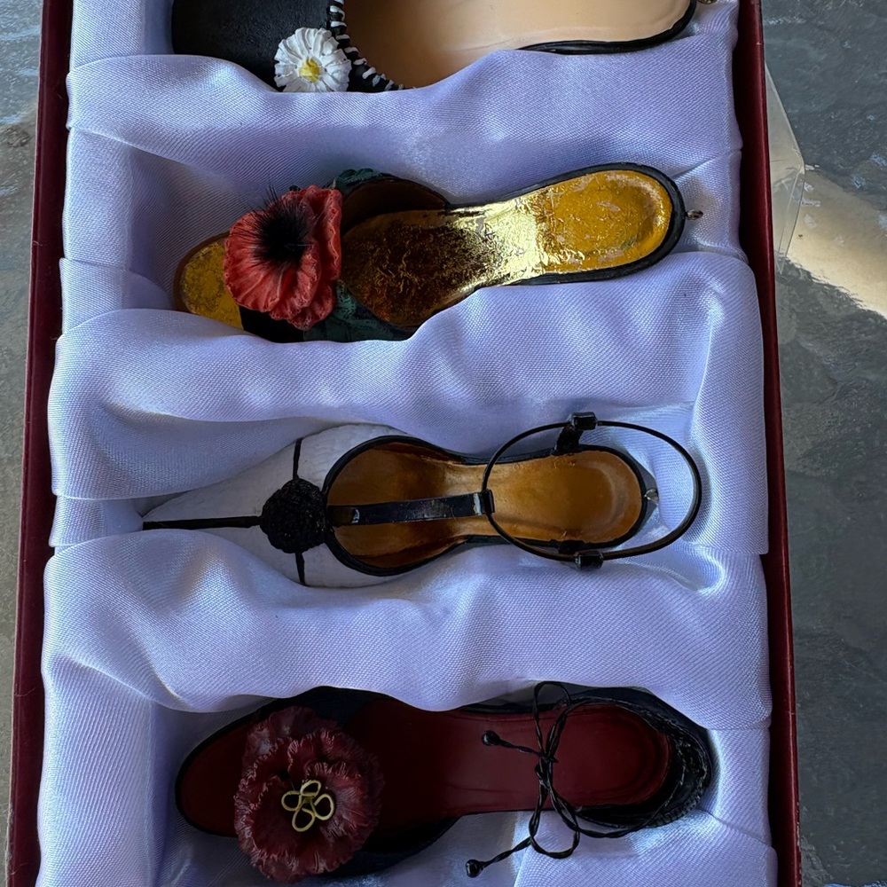 "Just the right shoe" shoe collectibles, two sets of four so eight total NIB